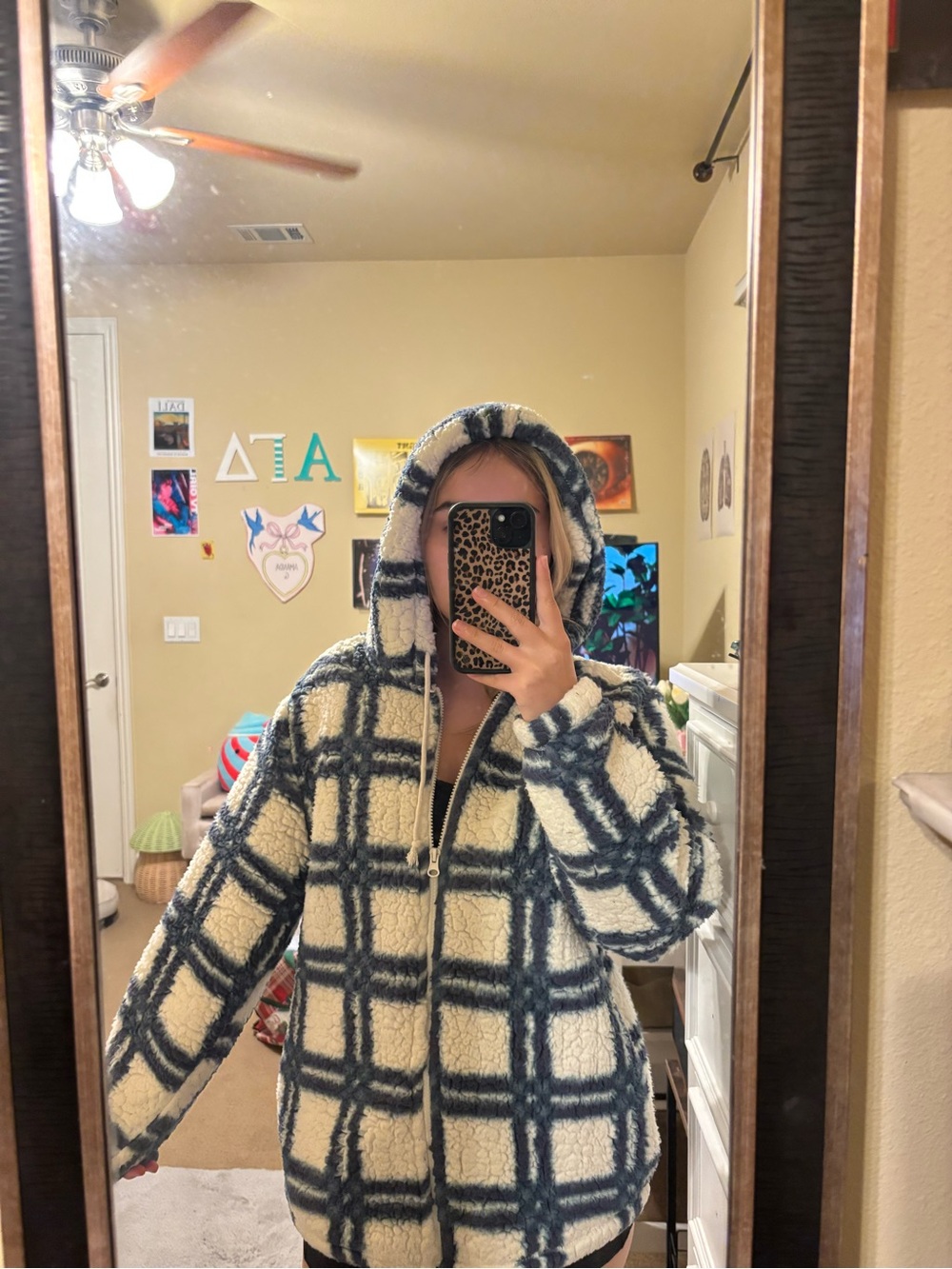 Pacsun Cozy Plaid Sherpa Zip Hoodie - Cream & Navy